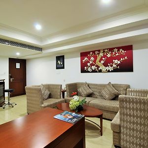 Grand King Suite